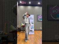 Thumbnail for the XIUMIN - Crash into you🔊시우민(XIUMIN) 'WHEE!' 챌린지 / [이은지의 가요광장] I KBS 방송 link, provided by host site