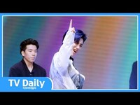 Thumbnail for the Woodz - 우즈(WOODZ), 한번 빠지면 헤어나올 수 없는 매력 '파랗게' link, provided by host site